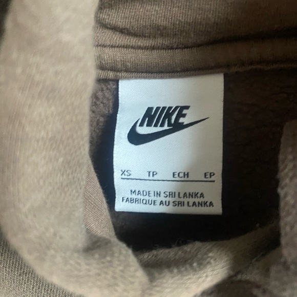 Nike Brown Small Hoodie 🪐🤎 - Picture 3 of 4
